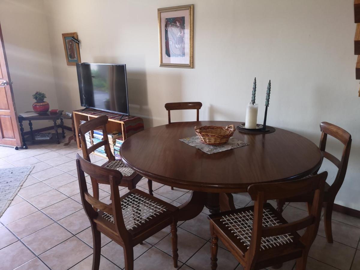 Mackenzies Accommodation Ист-Лондон Экстерьер фото