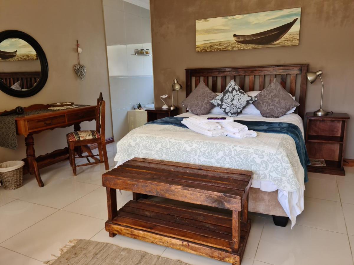Mackenzies Accommodation Ист-Лондон Экстерьер фото